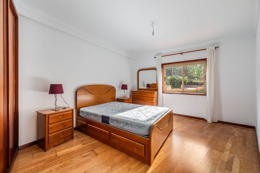 Imagem Quarto de apartamento t3 em Rua da Praia, 358