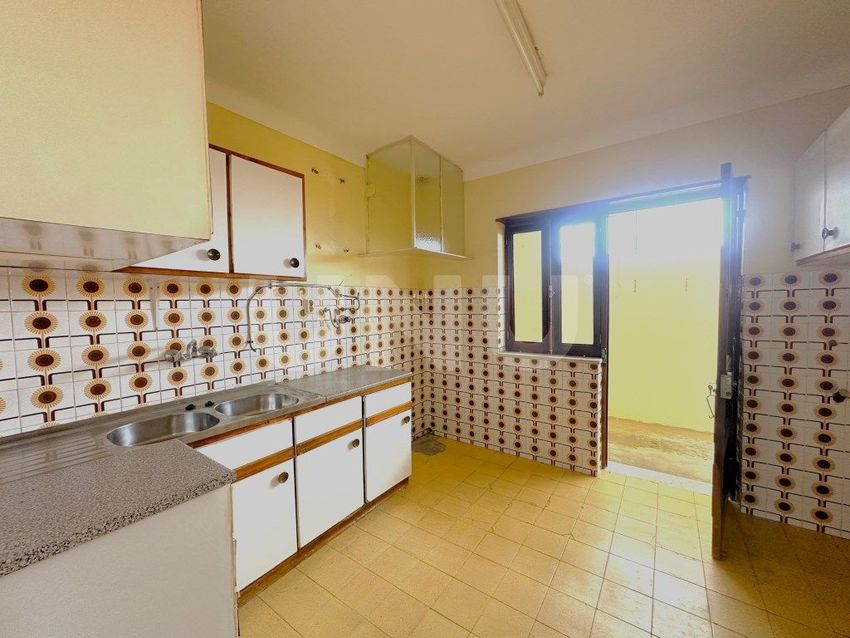 Imagem Cozinha de apartamento t4 em Travessa do Matadouro