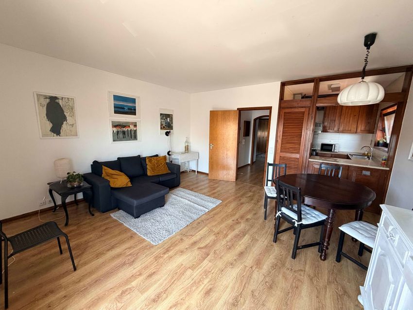 Imagem Sala de estar de apartamento t2 em Rua Falcão Resende, 32