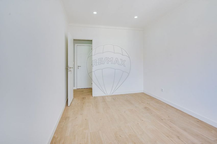 Imagem Divisão de apartamento t2 em Rua Mestre Afonso Domingues