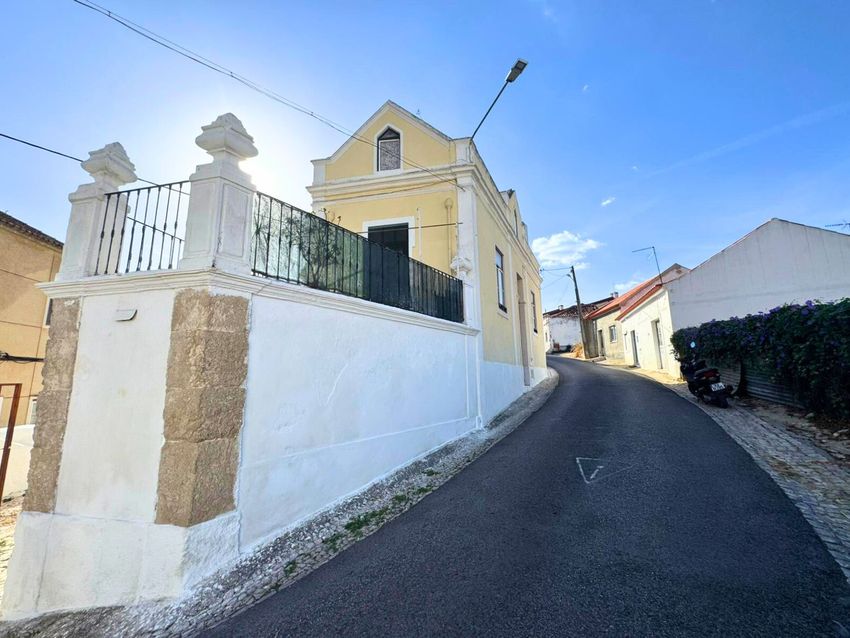 Imagem Fachada de  moradia independente em Santarém