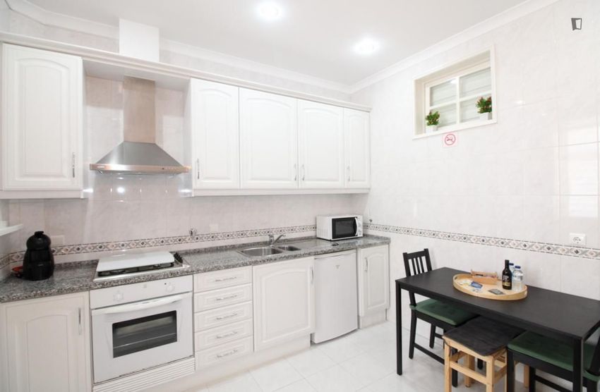 Imagem Cozinha de apartamento t2 em Rua Filipe da Mata