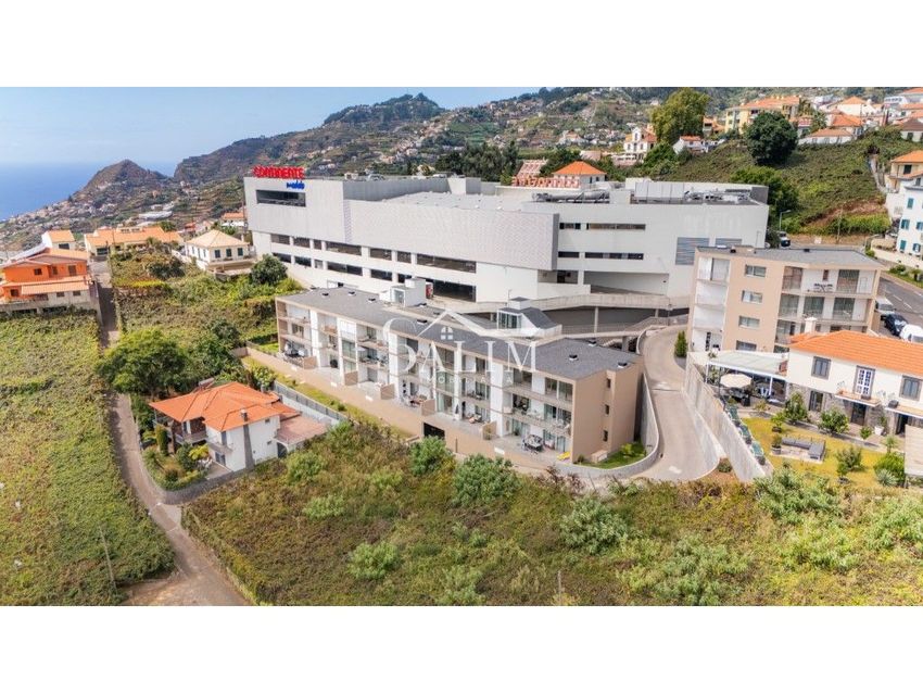 Imagem Piscina de apartamento t3 em Estreito Câmara de Lobos