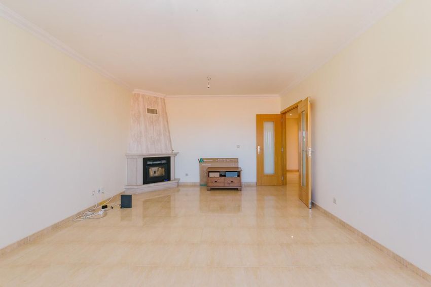 Imagem Sala de estar de apartamento t3 em Rua José Viana, 27 a