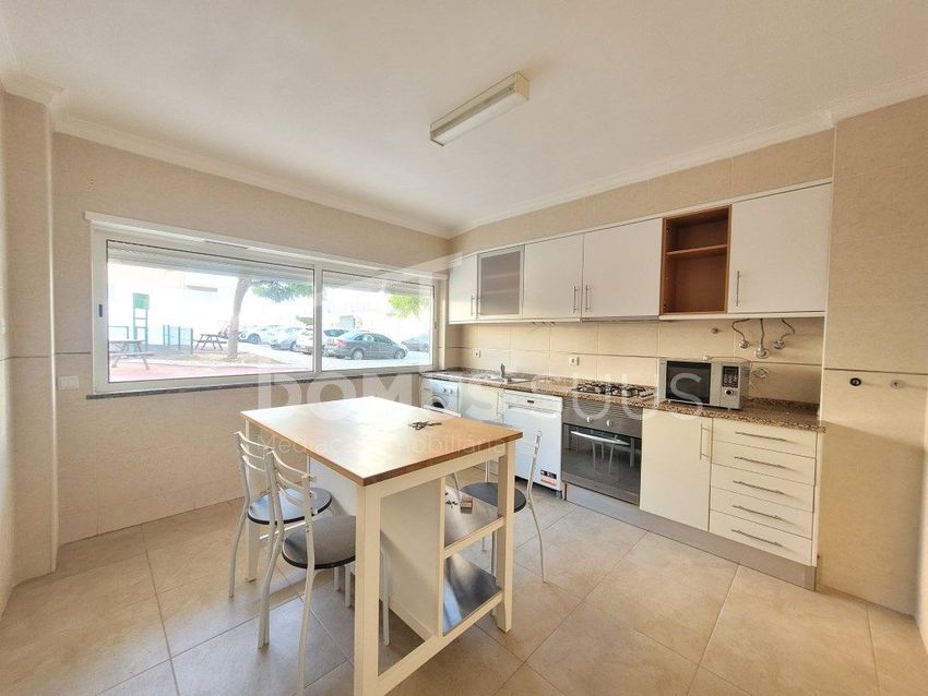 Imagem Cozinha de apartamento t3 em Centro