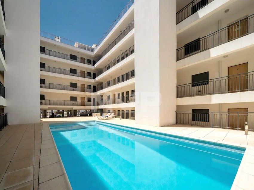 Imagem Piscina de apartamento t2 em Rua Doutor Manuel Eusébio Ramires, 32