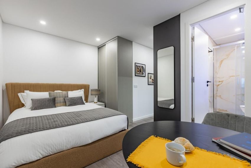 Imagem Quarto de apartamento t0 em Rua Engenheiro António de Almeida