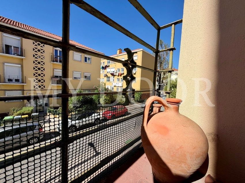 Imagem Terraço de apartamento t3 em Bairro S. Miguel - Entrecampos