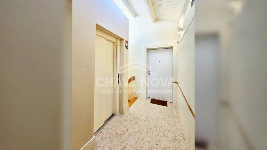 Imagem Corredor de apartamento t0 em Rua do Sol, 86