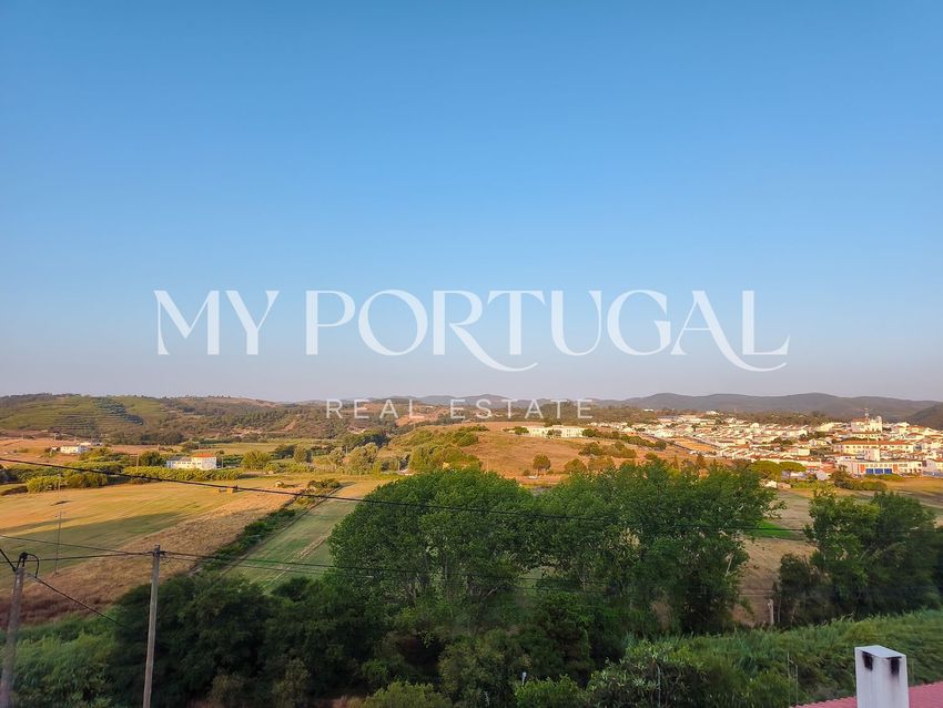 Imagem Vistas de  moradia geminada em Rua das Parreiras