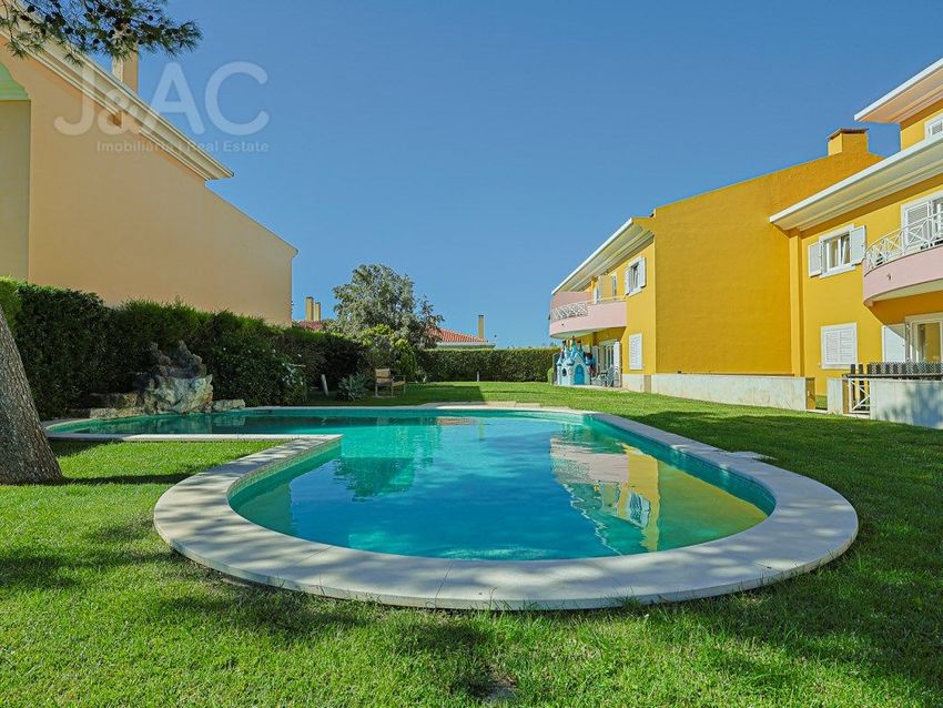 Imagem Piscina de apartamento t3 em Rua Armando Villar