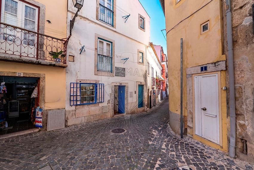 Imagem Vistas de prédio em Rua de Santa Cruz do Castelo