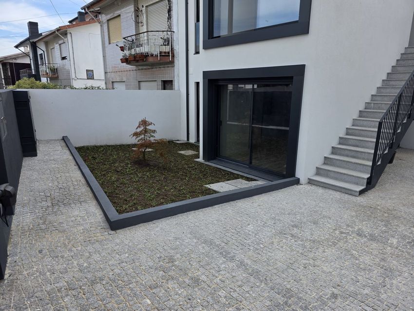 Imagem Terraço de  andar de moradia em Rua Central de Ermentão, 156