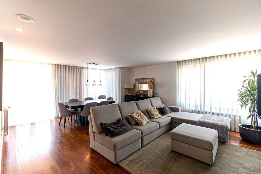 Imagem Sala de estar de apartamento t4 em Alameda São Vicente de Ferrer, 76