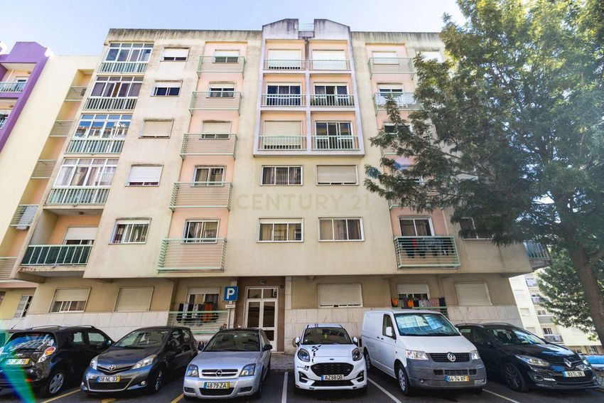 Imagem Vistas de apartamento t2 em Rua Pires Antunes, 7