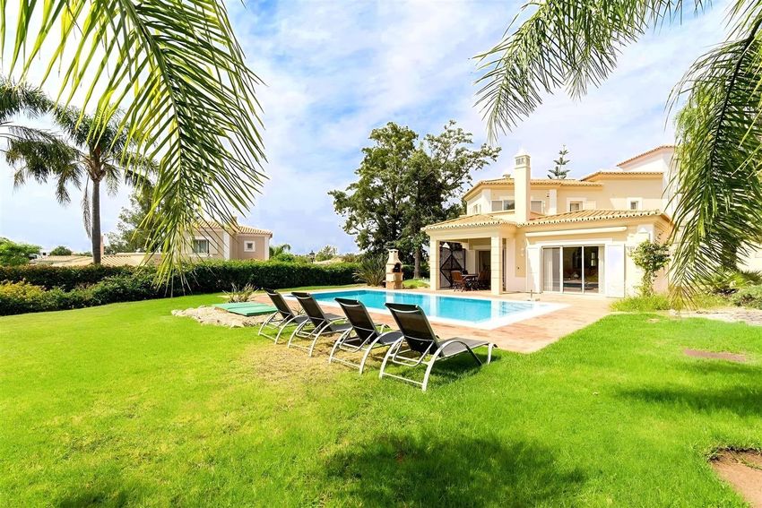 Imagem Piscina de  moradia independente em Rua do Pestana Golf Resort, 128