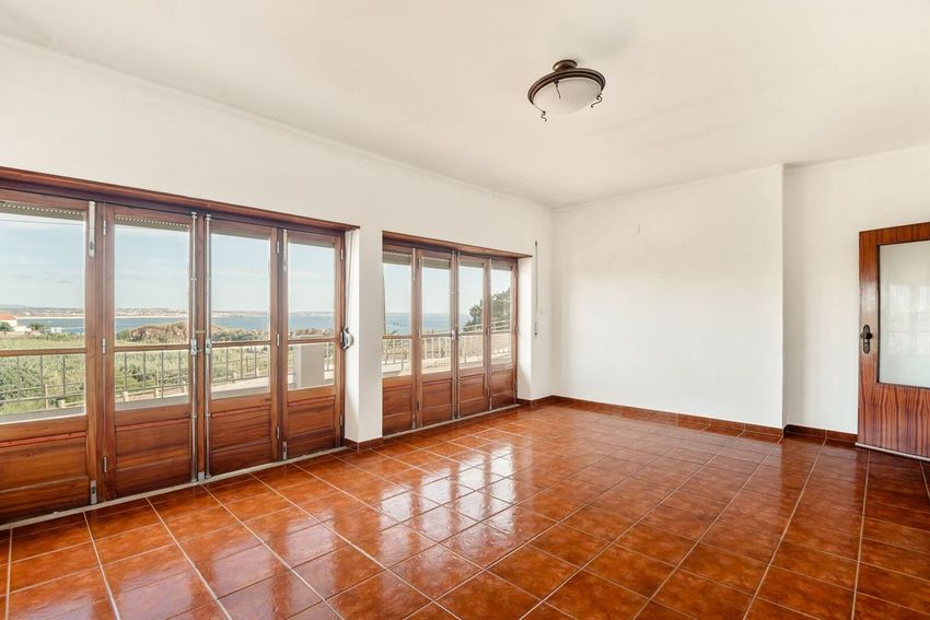 Imagem Divisão de  moradia independente em Estrada Marginal Sul