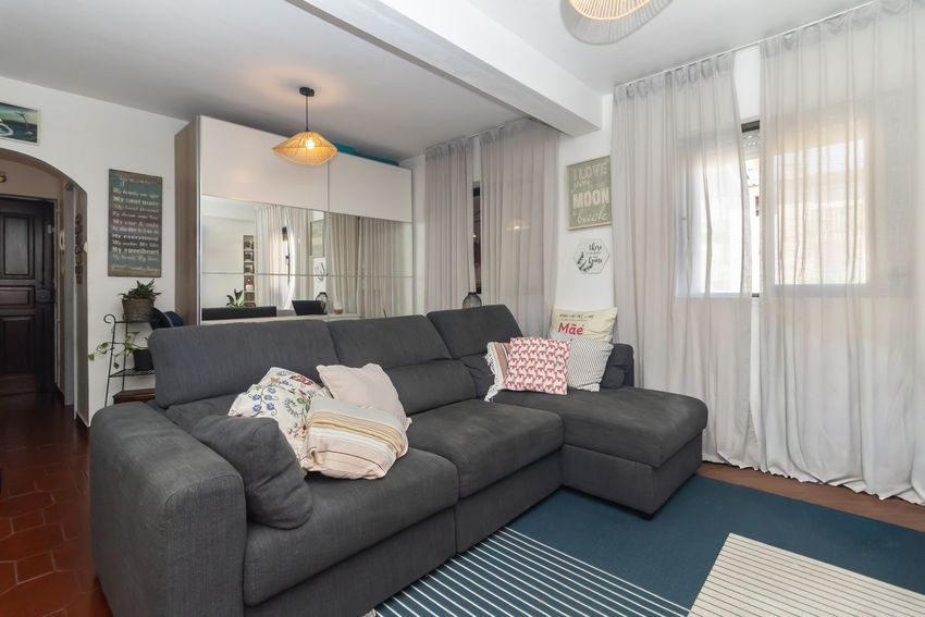 Imagem Sala de estar de apartamento t2 em Rua Raúl Brandão, 7