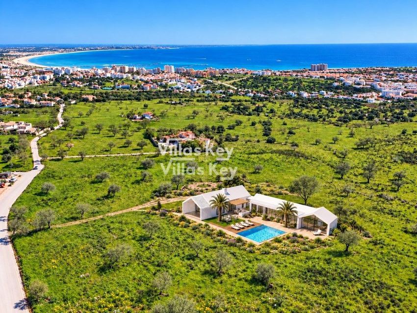 Imagem Vistas de  moradia independente em Porto de Mós