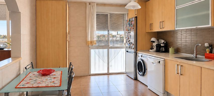 Imagem Cozinha de apartamento t2 em Rua Doutor António José de Almeida