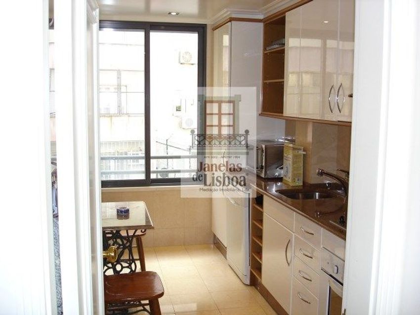 Imagem Cozinha de apartamento t1 em Largo de São Sebastião da Pedreira