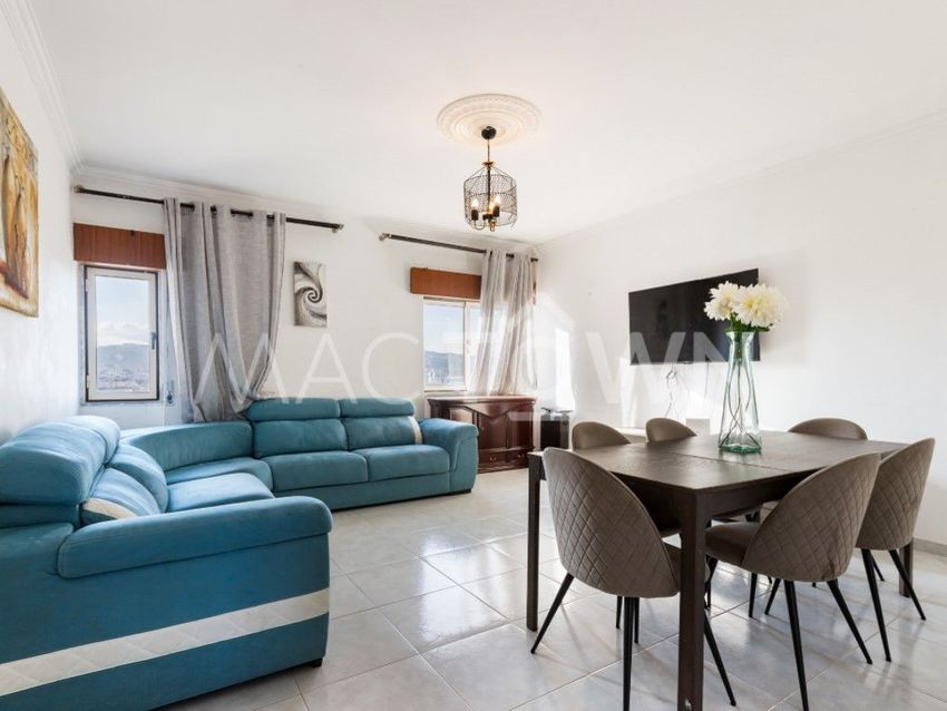 Imagem Sala de estar de apartamento t3 em Praceta João Álvares Fagundes