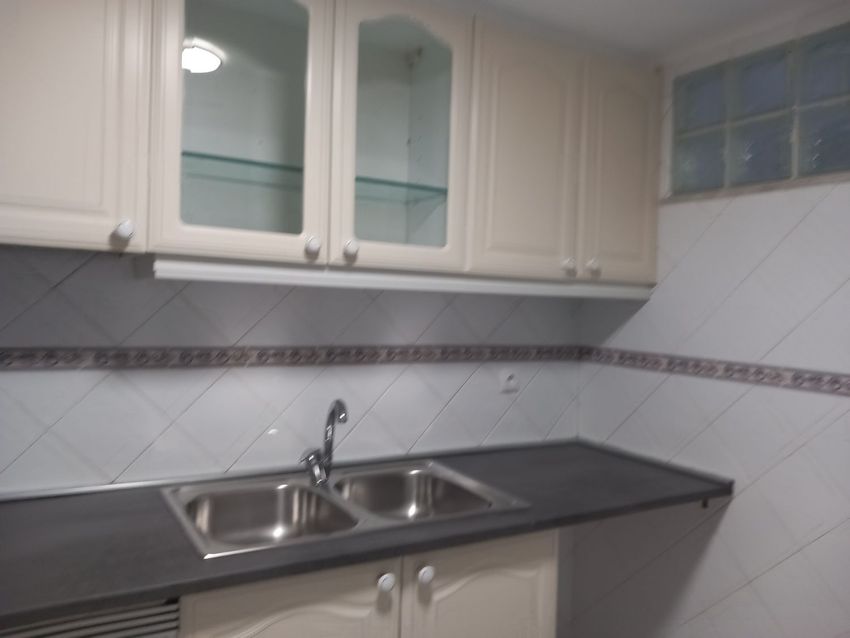 Imagem Cozinha de apartamento t2 em Rua da Cruz de Santa Apolónia s/n