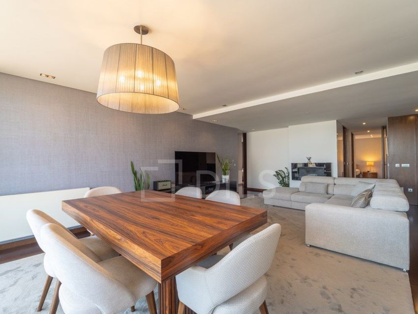 Imagem Sala de estar de apartamento t3 em R. das Fábricas
