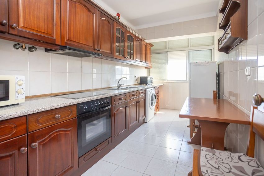 Imagem Cozinha de apartamento t2 em Estrada Nacional 11, 203 C