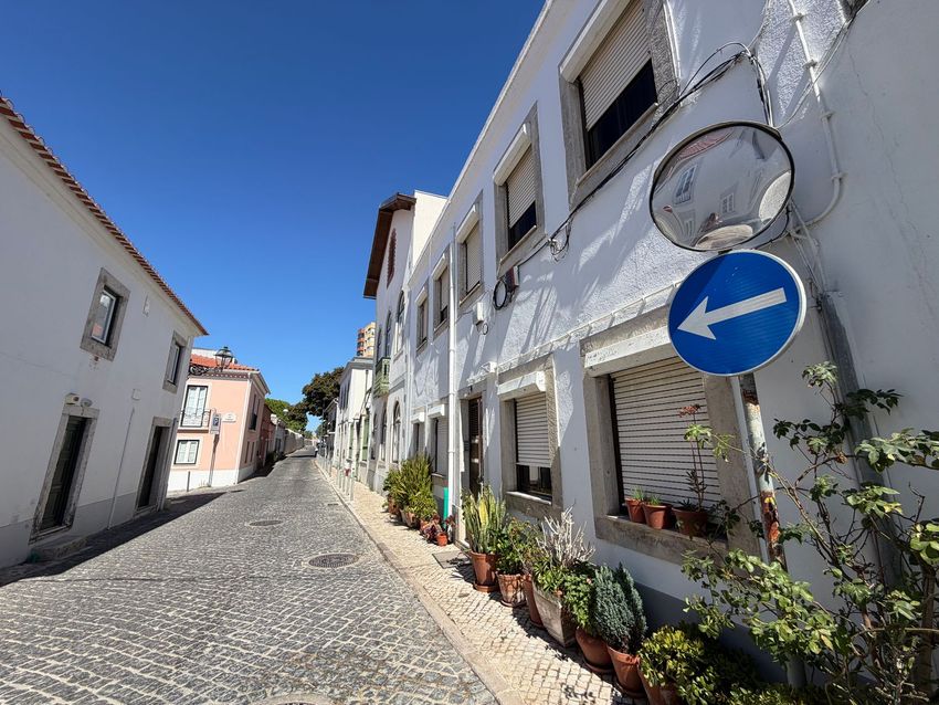 Imagem Fachada de  moradia independente em Travessa do Pregoeiro