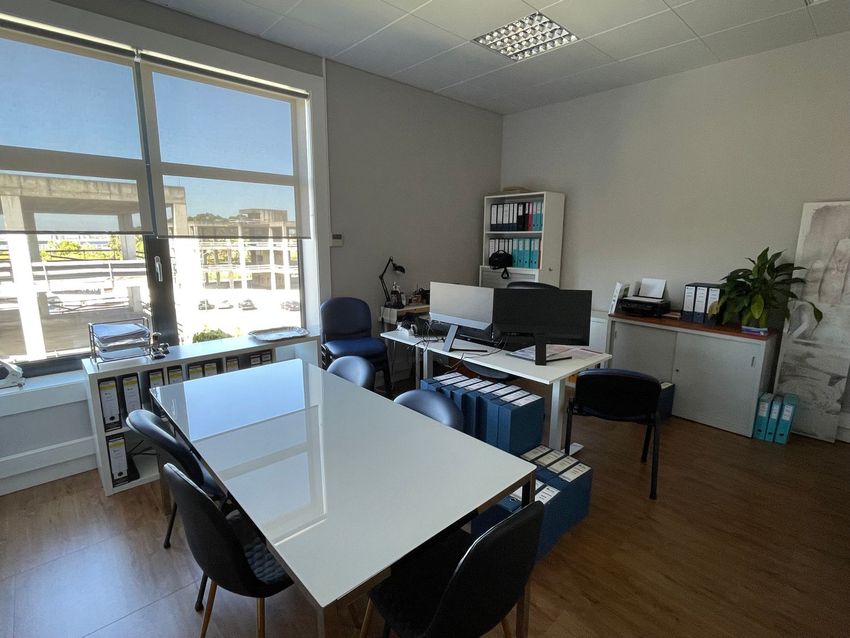 Imagem Sala de estar de escritório em Rua do Centro Empresarial Sintra Estoril, 2