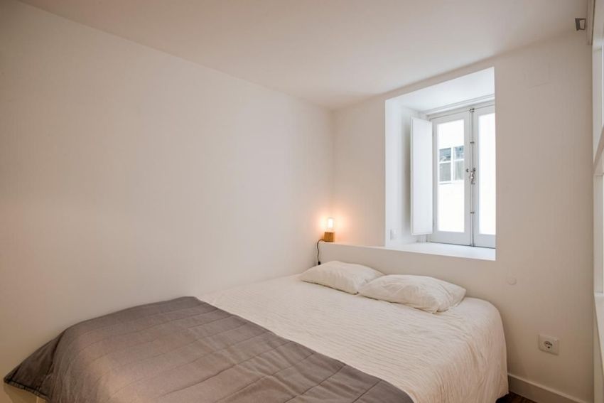 Imagem Quarto de apartamento t1 em Calçada de São Lourenço