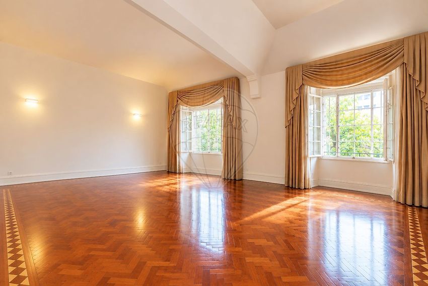 Imagem Sala de estar de apartamento t4 em Avenida Guerra Junqueiro