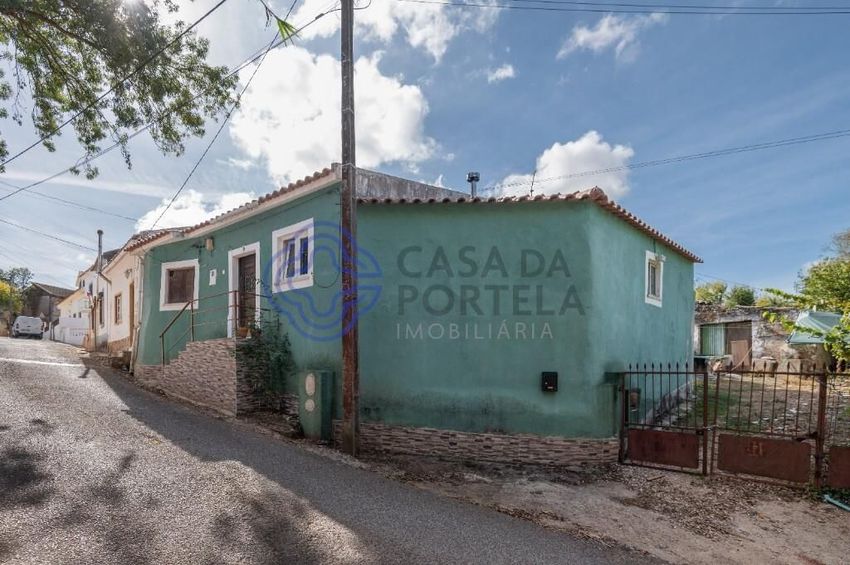 Imagem Fachada de  casa ou moradia em Peral