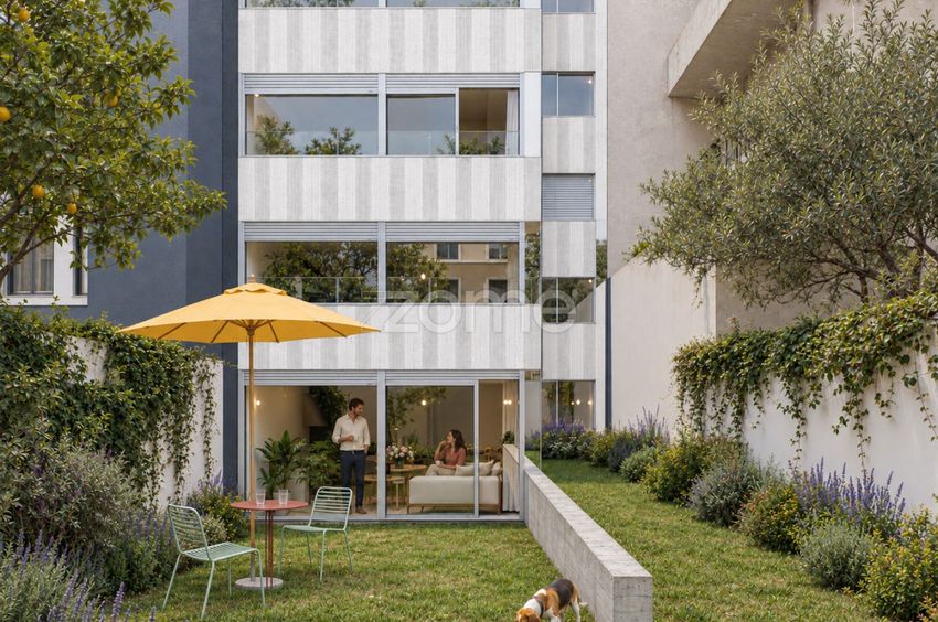 Imagem Fachada de apartamento t1 em Rua de São Roque da Lameira, 1115