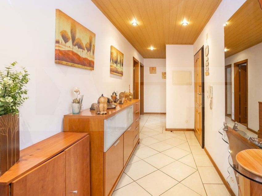 Imagem Cozinha de apartamento t3 em Rua da Igreja
