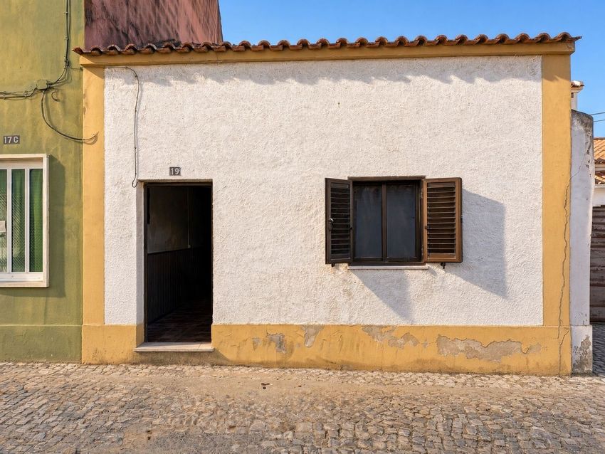 Imagem Fachada de  moradia em banda em Pontével