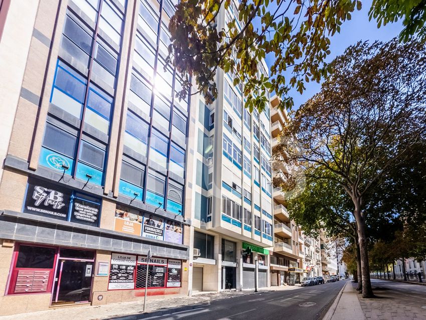 Imagem Vistas de apartamento t1 em Avenida António Serpa, 34