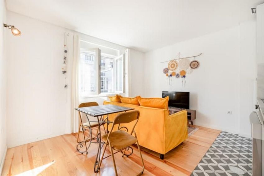 Imagem Sala de estar de apartamento t1 em Rua do Bonfim