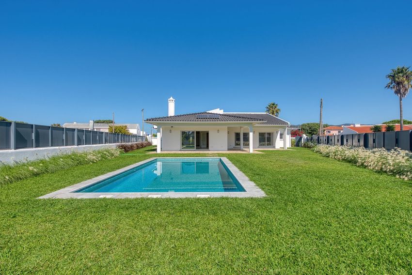 Imagem Piscina de  moradia independente em Areia