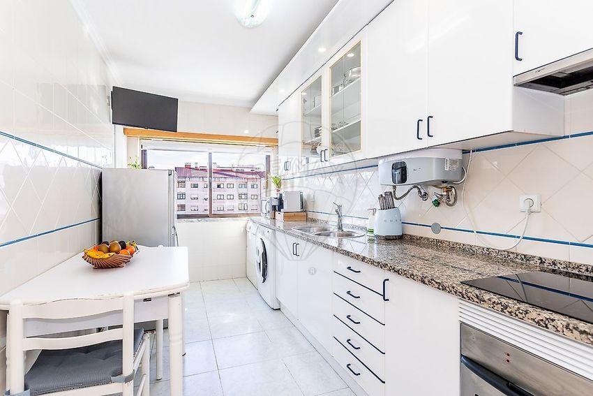 Imagem Cozinha de apartamento t2 em Avenida do Brasil