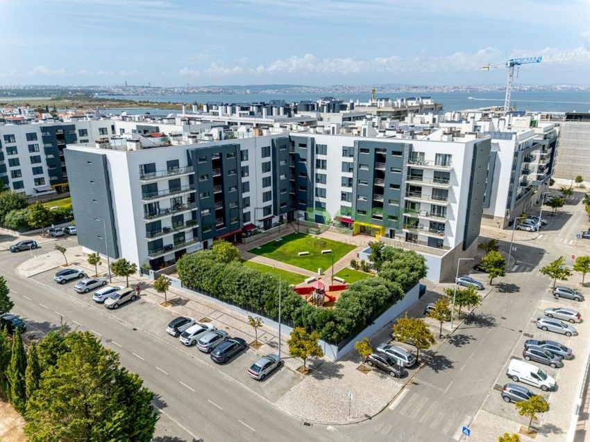 Imagem Vistas de apartamento t2 em Avenida Professor Doutor Carlos Ribeiro