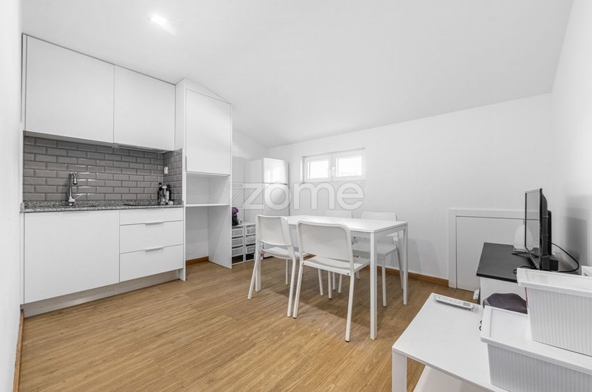 Imagem Cozinha de apartamento t5 em Rua da Escola Velha, 7