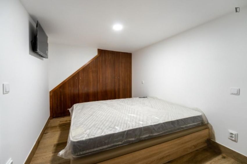 Imagem Quarto de apartamento t0 em Constituição