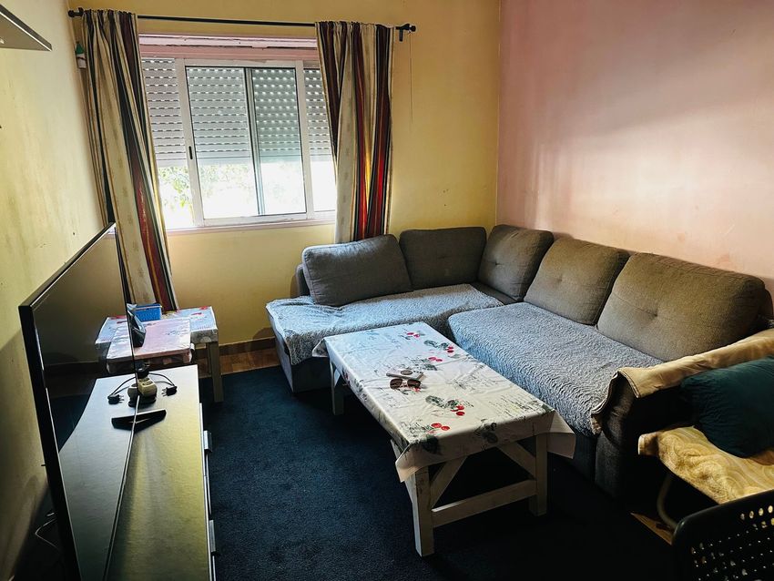 Imagem Sala de estar de quarto em Rua Fernão Lopes, 15