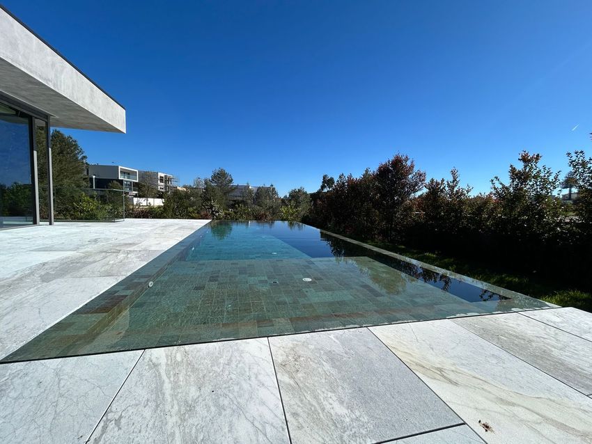 Imagem Piscina de  moradia independente em Avenida de Sintra