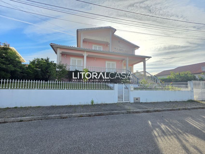 Imagem Fachada de  moradia independente em Praceta do Amaínho