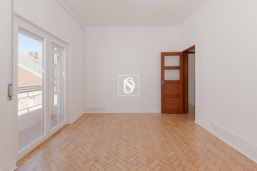 Imagem Quarto de apartamento t2 em Rua José Elias Garcia, 18 C