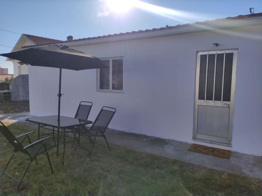 Imagem Fachada de apartamento t0 em Rua Luís de Camões