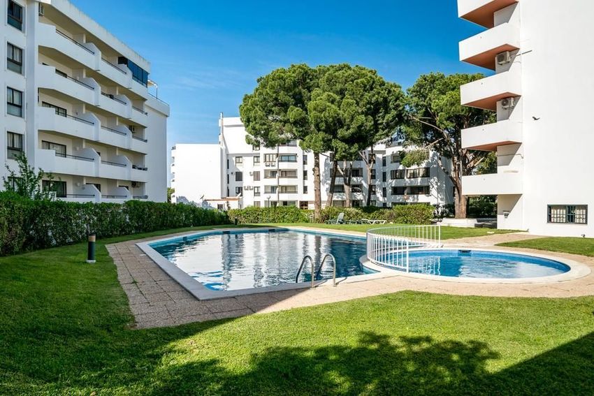 Imagem Piscina de apartamento t1 em Rua da Bélgica, 508 EdfLezriaPorta